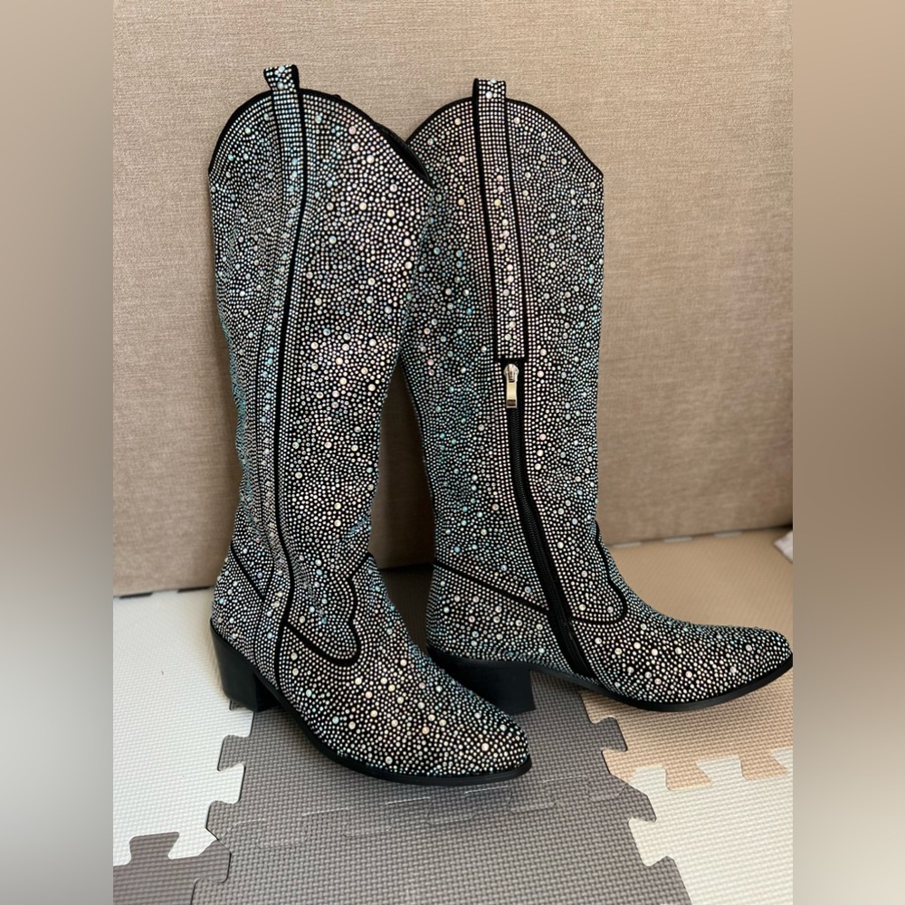 Sparkling boots ✨